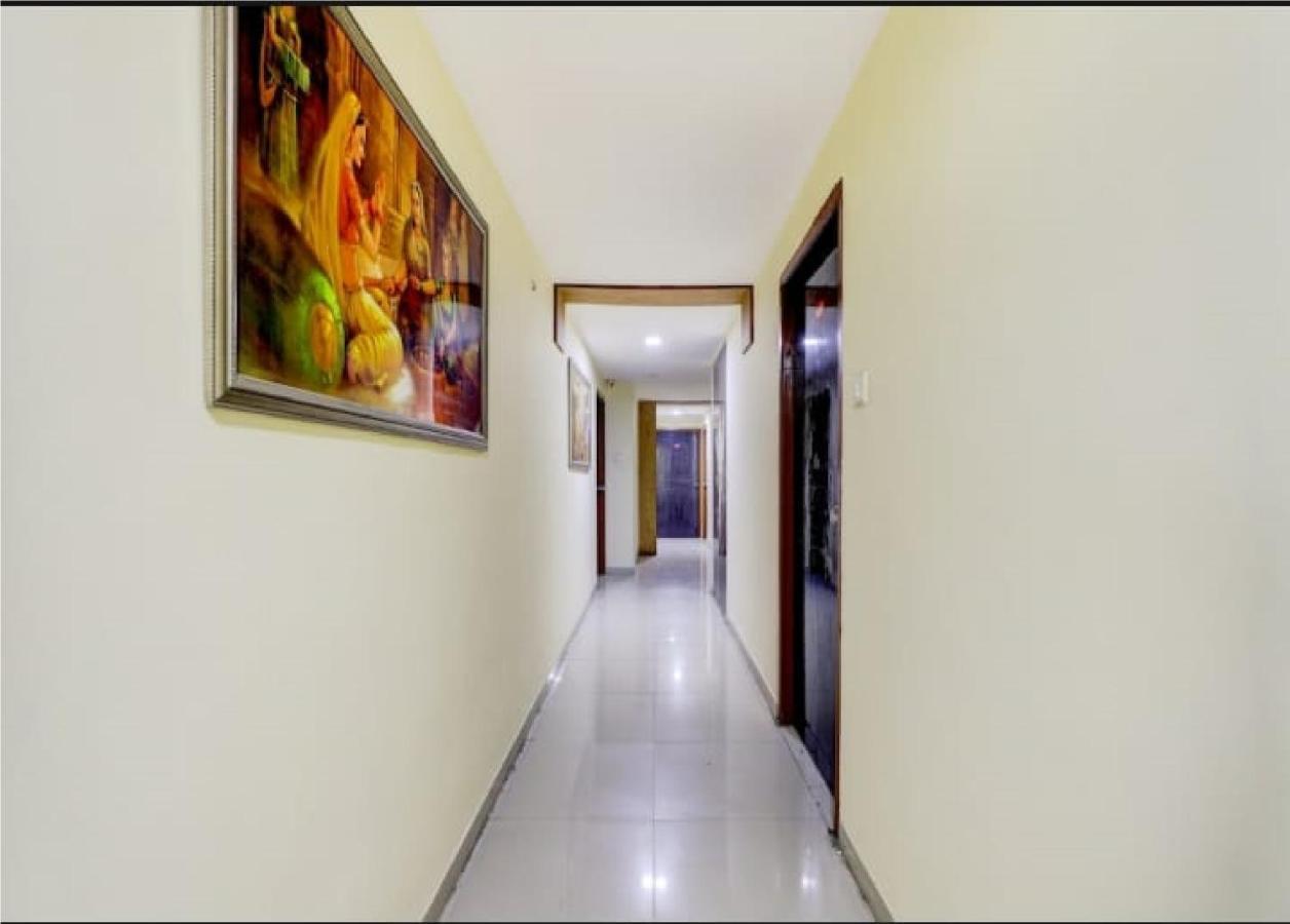 Hotel Krishna Palace Ahmadábád Kültér fotó