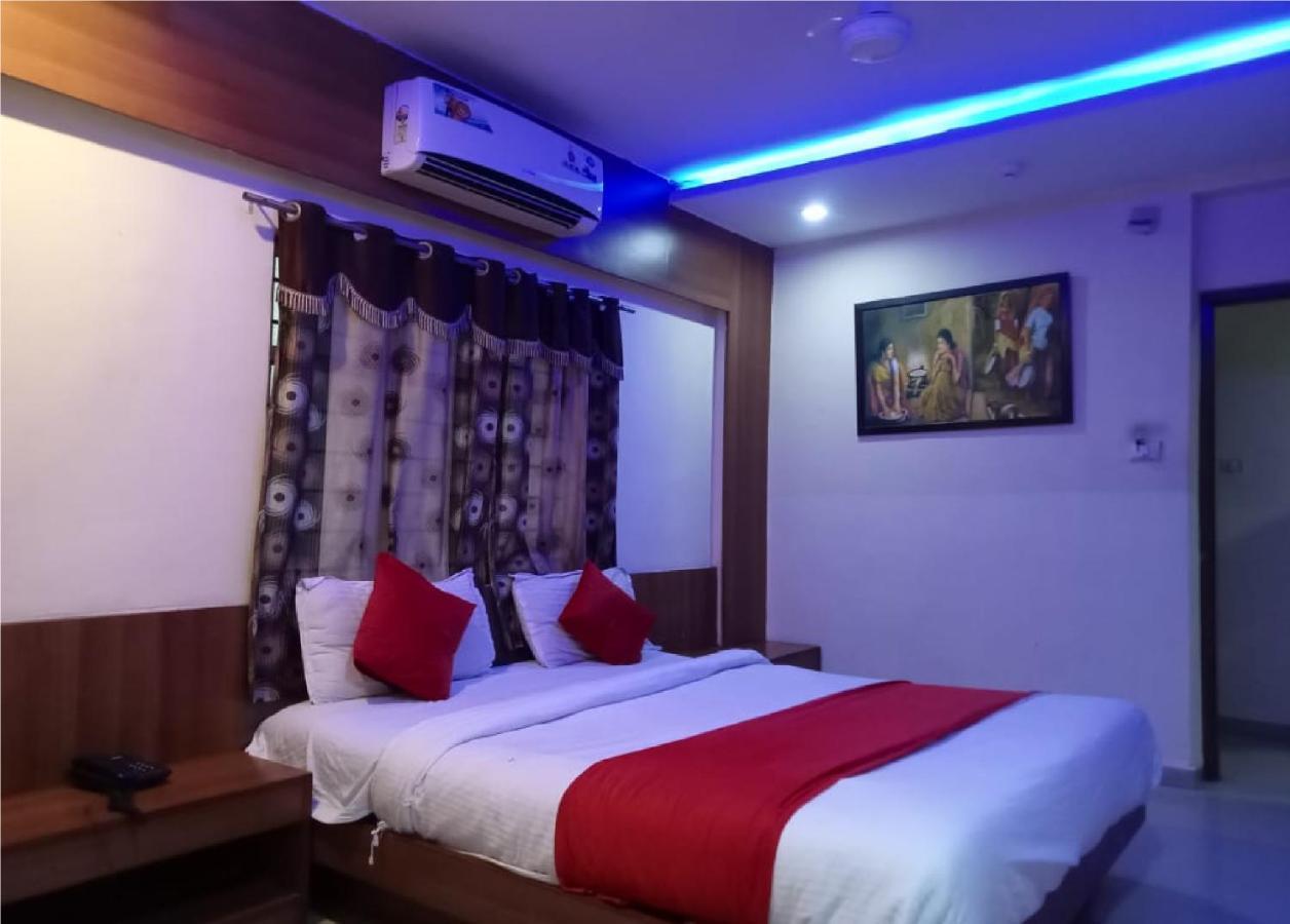 Hotel Krishna Palace Ahmadábád Kültér fotó