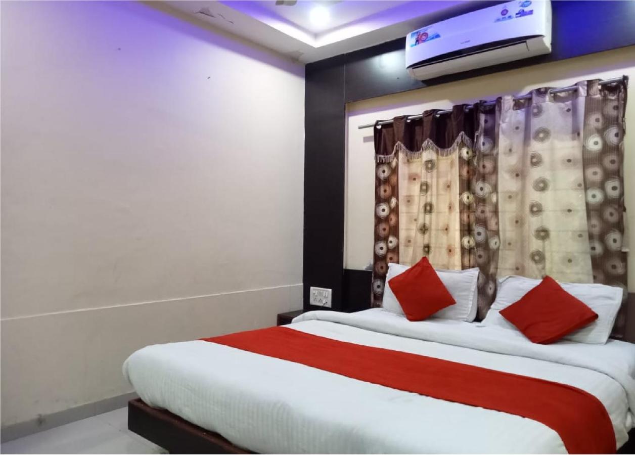 Hotel Krishna Palace Ahmadábád Kültér fotó