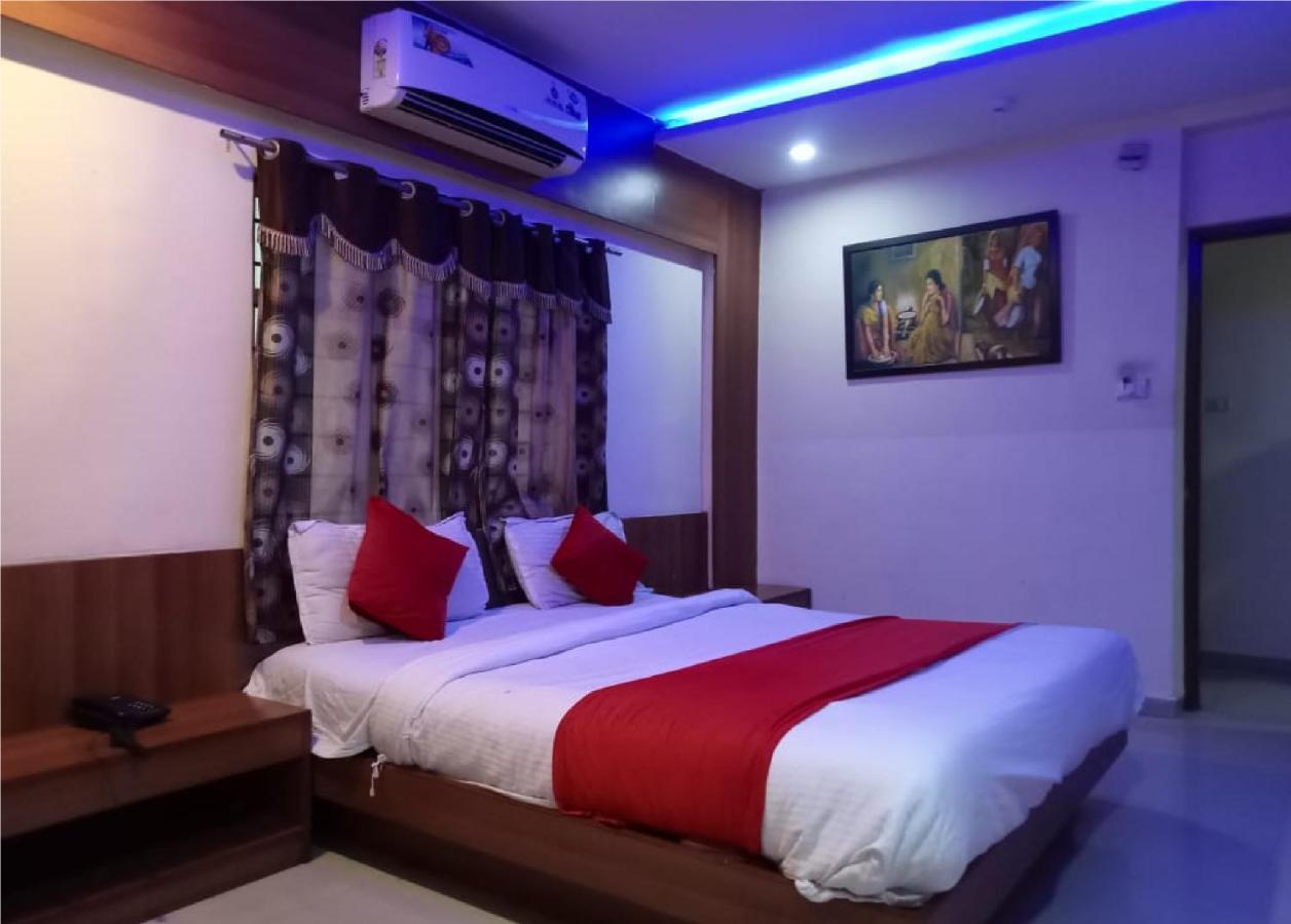 Hotel Krishna Palace Ahmadábád Kültér fotó