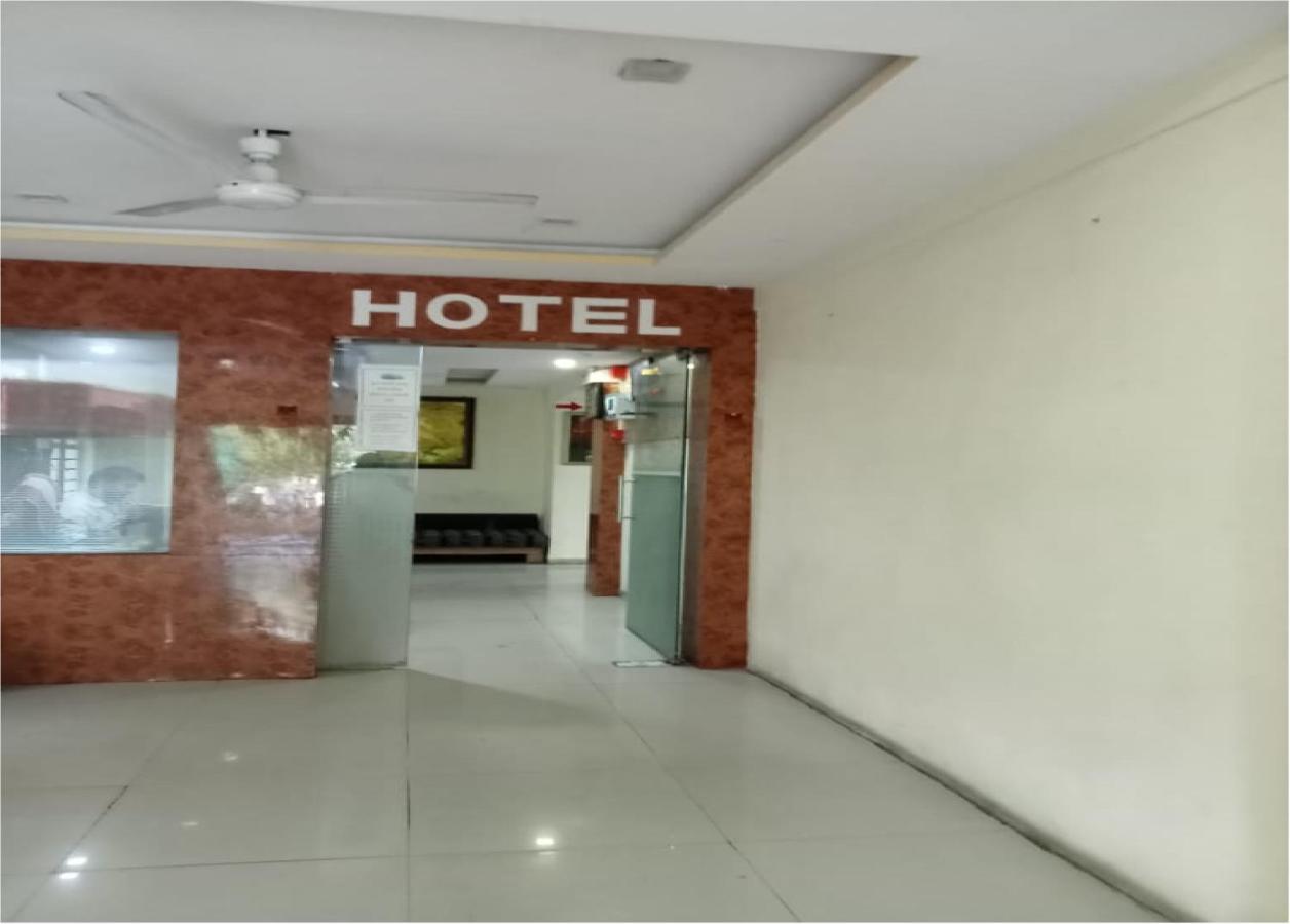 Hotel Krishna Palace Ahmadábád Kültér fotó