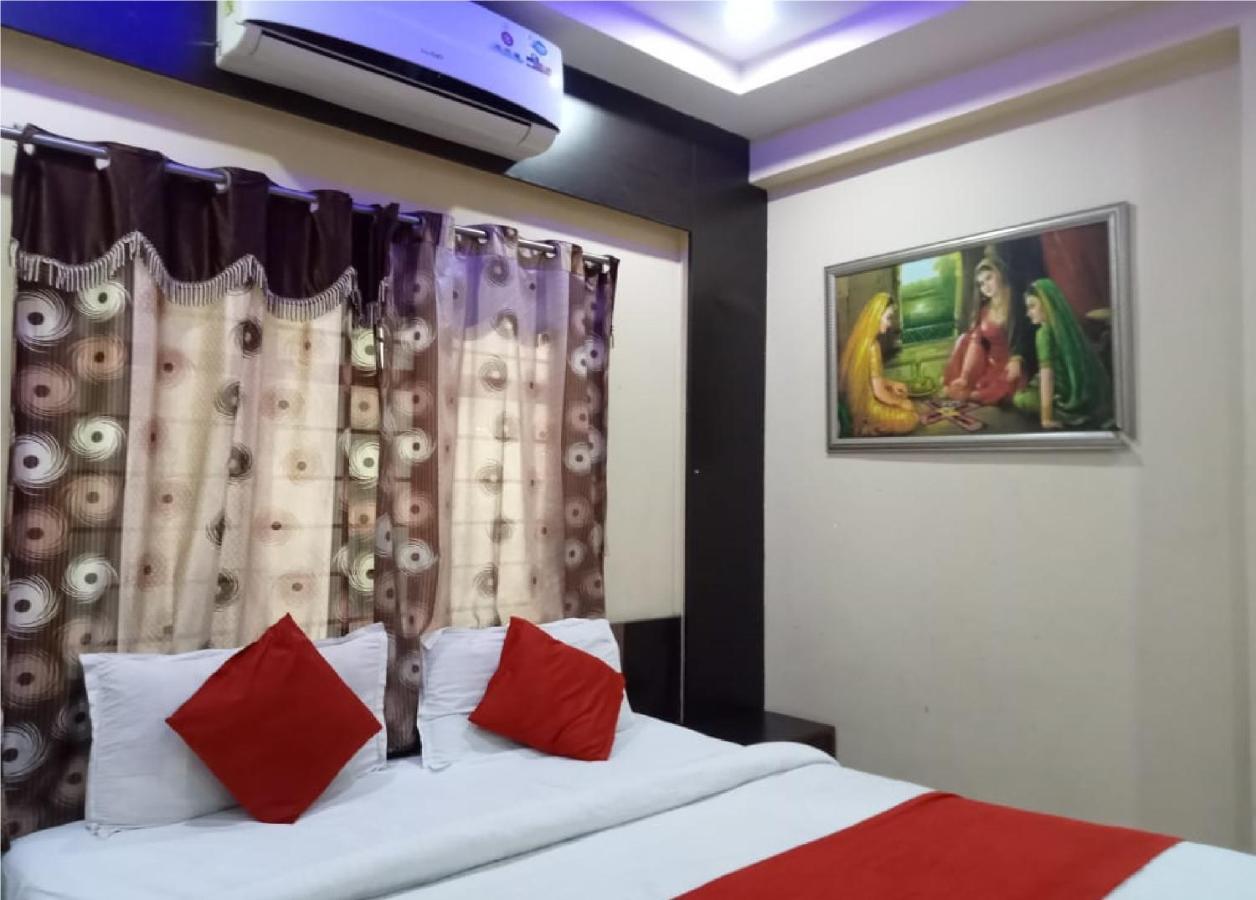 Hotel Krishna Palace Ahmadábád Kültér fotó