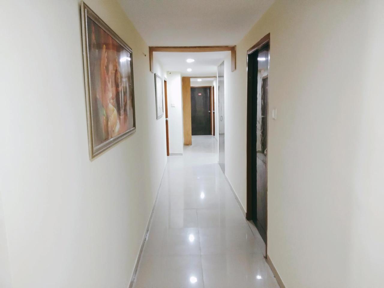 Hotel Krishna Palace Ahmadábád Kültér fotó